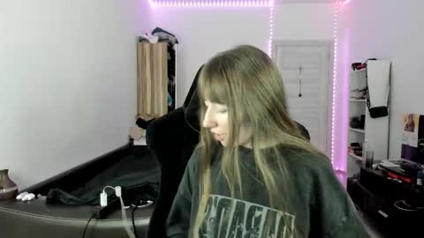 Snapshot of bekkareyes chatting on 16, 11, 2025 bekka online show from 16, 11, 2025