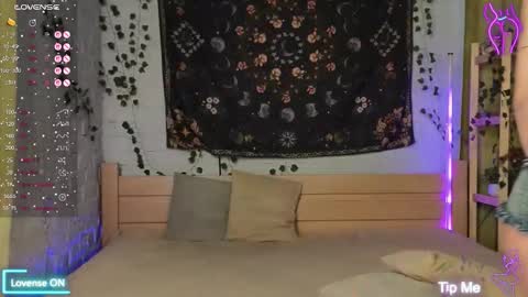 Snapshot of bekky_hammon chatting on 2, 10, 2025 Bekky online show from 2, 10, 2025