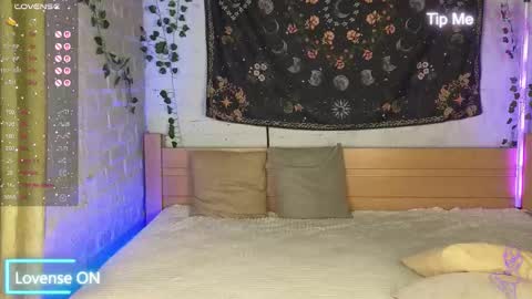 Snapshot of bekky_hammon chatting on 15, 10, 2025 Bekky online show from 15, 10, 2025