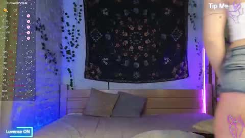 Snapshot of bekky_hammon chatting on 27, 10, 2025 Bekky online show from 27, 10, 2025