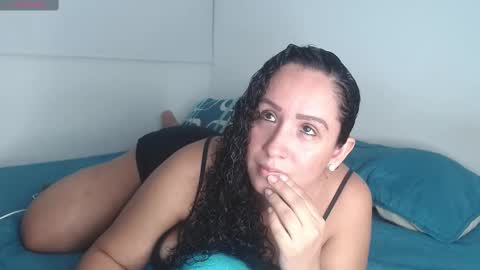 hadid online show from 2, 11, 2025