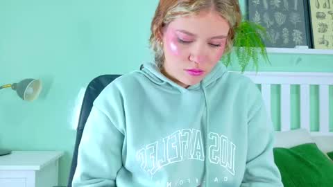 Snapshot of belamiller chatting on 25, 10, 2025 BELA online show from 25, 10, 2025