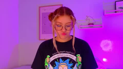 Snapshot of belamiller chatting on 17, 12, 2025 BELA online show from 17, 12, 2025