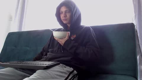 independent model online show from 21, 1, 2025