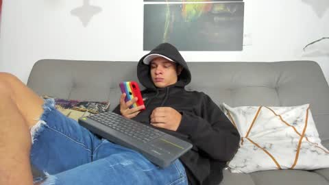 independent model online show from 6, 3, 2025