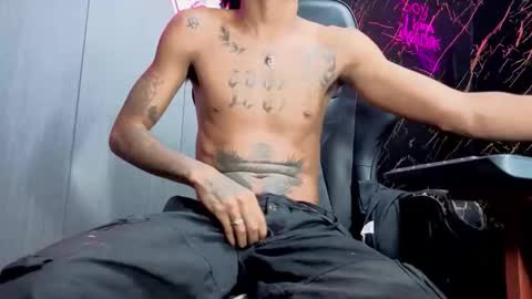 Snapshot of belcebu_bigcock chatting on 21, 12, 2025 belcebuo777 online show from 21, 12, 2025