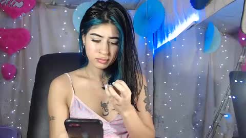 modelo independiente online show from 3, 1, 2025
