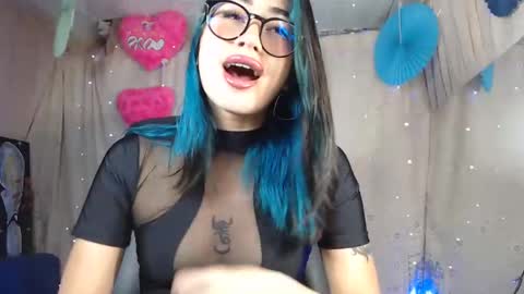 modelo independiente online show from 12, 1, 2025