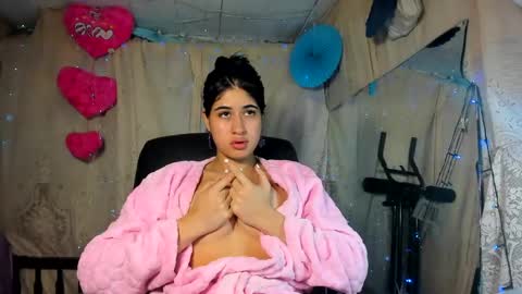 modelo independiente online show from 11, 3, 2025