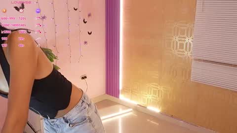 Snapshot of bella19__ chatting on 18, 10, 2025 bella19 online show from 18, 10, 2025