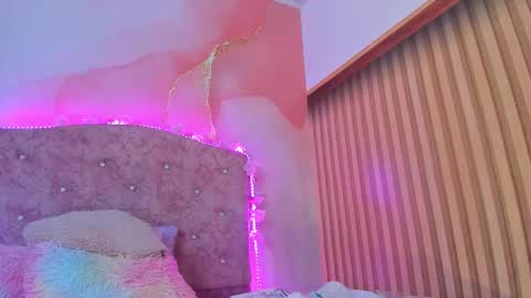 Snapshot of bella__sweets chatting on 8, 3, 2025 Melanie online show from 8, 3, 2025