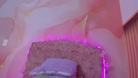 Melanie  online show from 26, 11, 2025