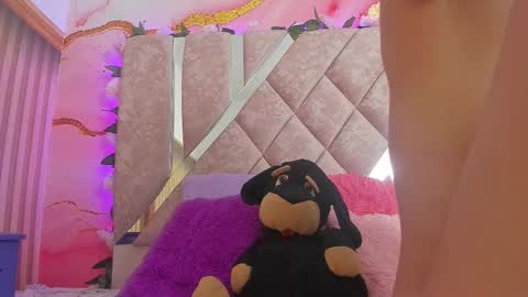 Melanie  online show from 5, 3, 2026