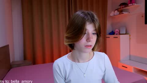 Bella online show from 4, 12, 2025