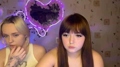 Snapshot of bella_and_alice chatting on 15, 10, 2025 bella_and_alice online show from 15, 10, 2025