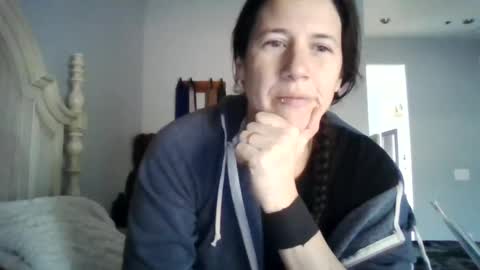 Bella online show from 7, 2, 2025