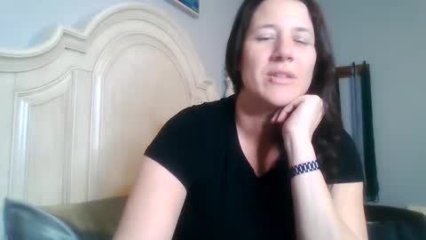 Bella online show from 1, 3, 2025