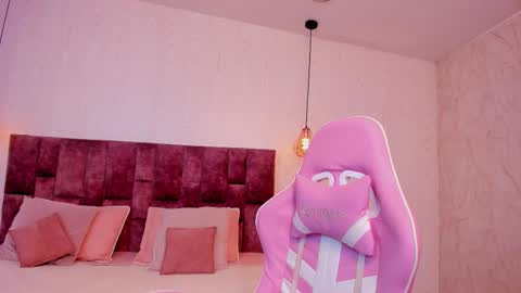 Snapshot of bella_clarck chatting on 14, 11, 2025 BELLA CLARCK online show from 14, 11, 2025