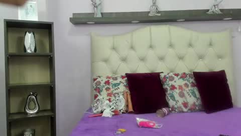 bella_ebony19 online show from 23, 6, 2026