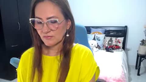 Snapshot of bella_ghisell chatting on 21, 7, 2026 Bella online show from 21, 7, 2026