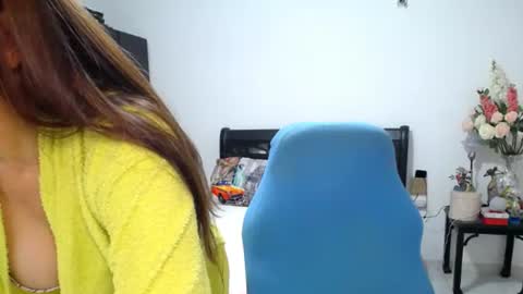 Snapshot of bella_ghisell chatting on 25, 7, 2026 Bella online show from 25, 7, 2026