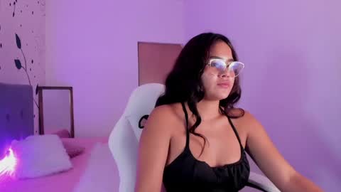 bella_jadee online show from 14, 4, 2026