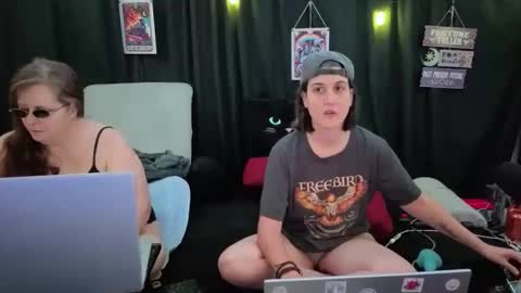 Snapshot of bella_james_1988 chatting on 21, 11, 2025 Bella James online show from 21, 11, 2025