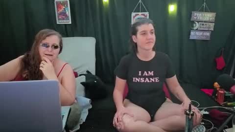 Snapshot of bella_james_1988 chatting on 25, 11, 2025 Bella James online show from 25, 11, 2025