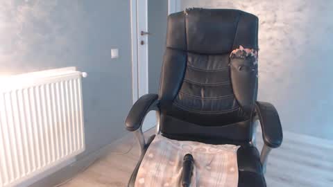 Snapshot of bella_miax chatting on 10, 12, 2024 online show from 10, 12, 2024