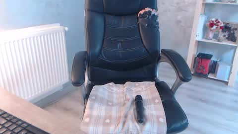 Snapshot of bella_miax chatting on 17, 1, 2025 online show from 17, 1, 2025