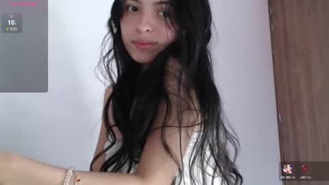 Snapshot of bella_musee chatting on 30, 12, 2024 online show from 30, 12, 2024