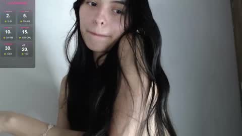 Snapshot of bella_musee chatting on 31, 12, 2024 online show from 31, 12, 2024
