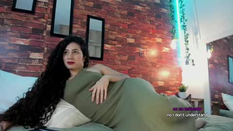 Bella Ponce  online show from 1, 12, 2024