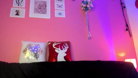 Bella Ponce  online show from 25, 11, 2025