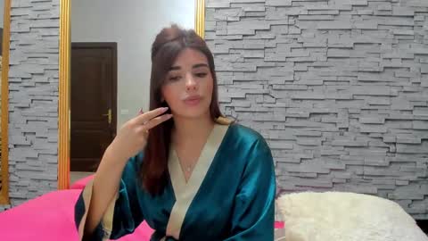bella_posh online show from 2, 3, 2025