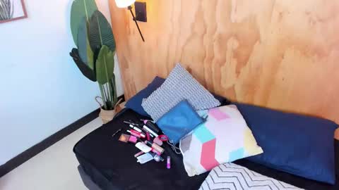 Bella Riviera online show from 25, 11, 2025