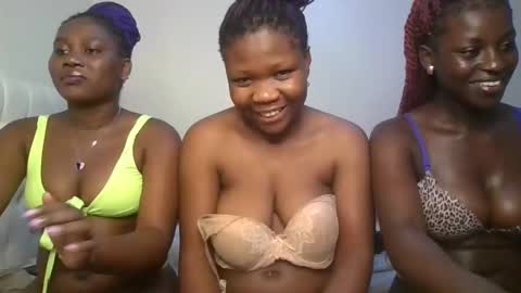 Snapshot of bella_rose3 chatting on 8, 9, 2025 bella online show from 8, 9, 2025
