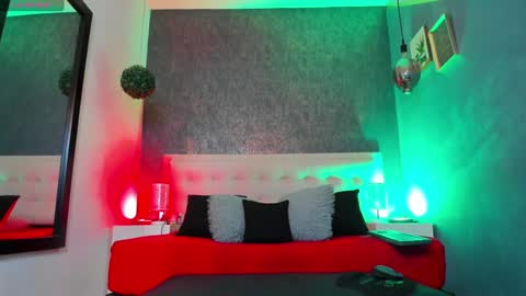     online show from 9, 1, 2025