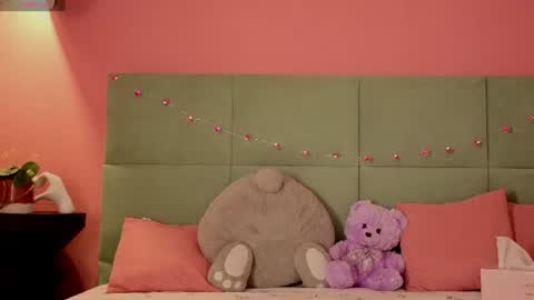 Snapshot of bella_stewarttt chatting on 27, 6, 2026 Bella NEW ROOM online show from 27, 6, 2026