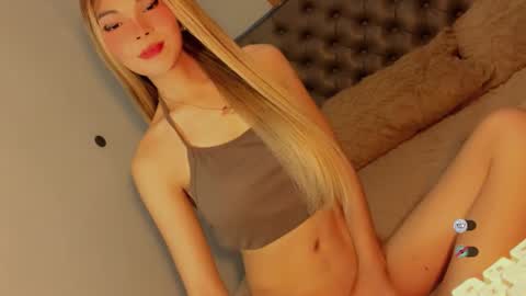 Bella online show from 5, 12, 2025