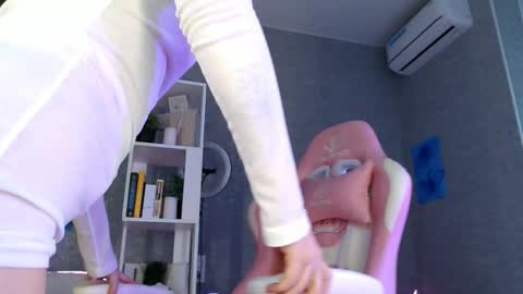 Snapshot of bella_torress chatting on 28, 10, 2025 Bella Torress online show from 28, 10, 2025