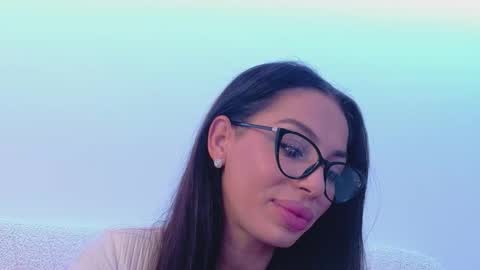 Snapshot of bella_vixen_ chatting on 20, 10, 2025 Bella online show from 20, 10, 2025