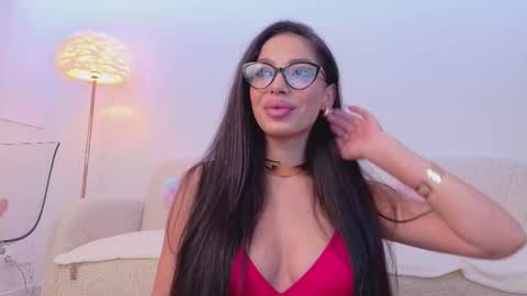 Snapshot of bella_vixen_ chatting on 21, 10, 2025 Bella online show from 21, 10, 2025