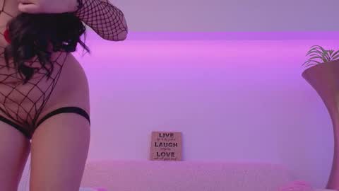 Snapshot of bella_vixen_ chatting on 3, 12, 2025 Bella online show from 3, 12, 2025