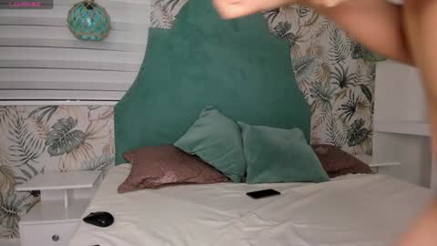 Snapshot of bellaa_becca chatting on 14, 12, 2024 Bella Becca online show from 14, 12, 2024