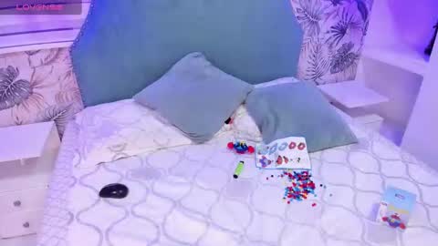 Snapshot of bellaa_becca chatting on 27, 12, 2024 Bella Becca online show from 27, 12, 2024