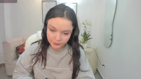  Bella Hadid  online show from 7, 1, 2025