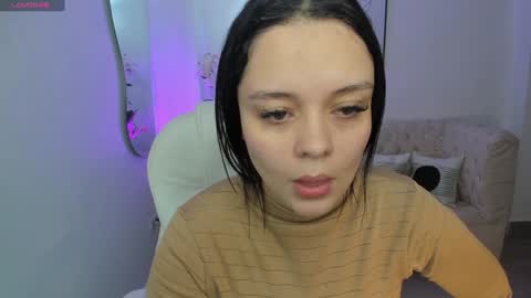  Bella Hadid  online show from 10, 1, 2025