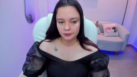  Bella Hadid  online show from 2, 3, 2025