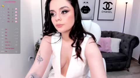  Bella Hadid  online show from 11, 3, 2025
